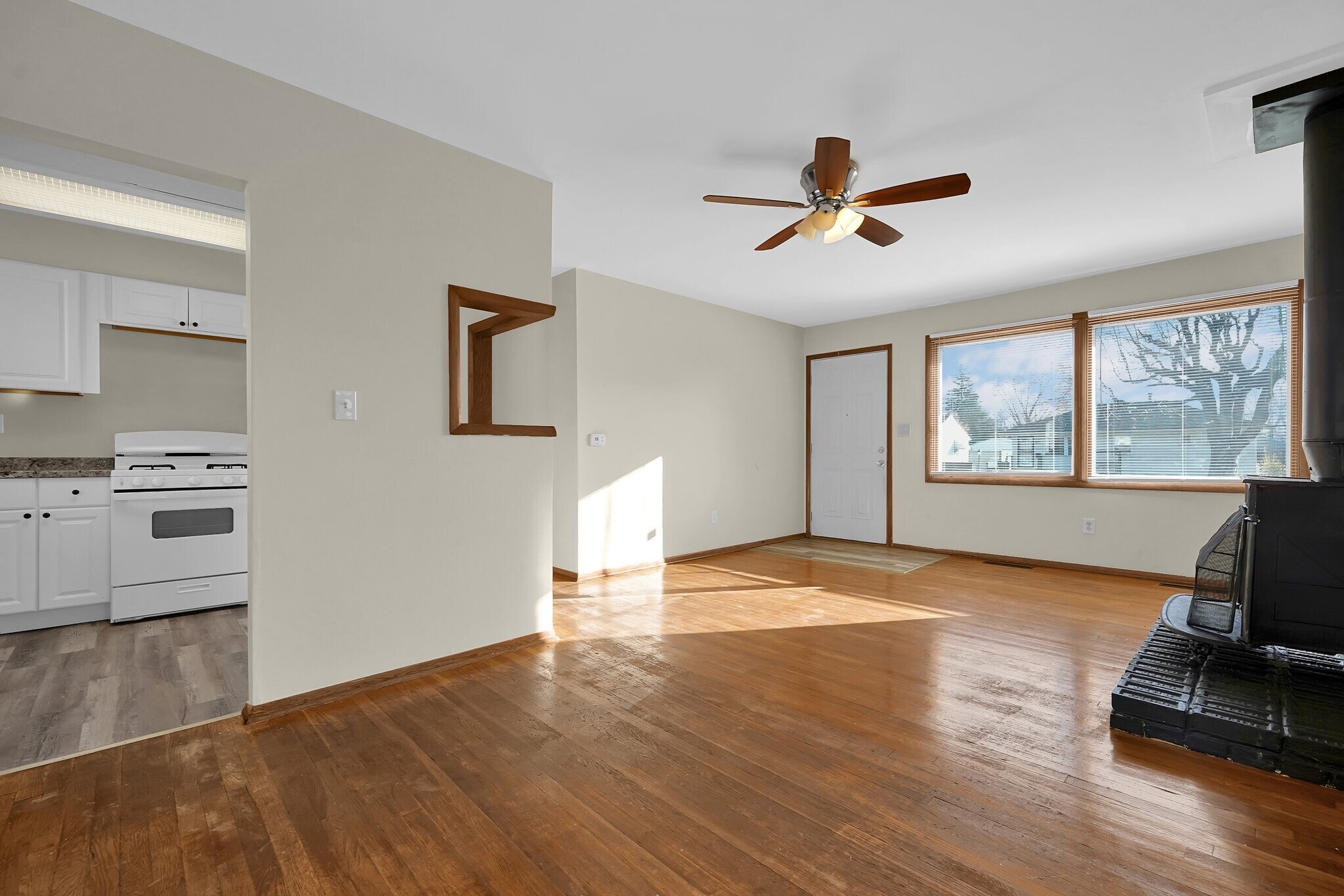 Building Photo - 995 Wiltshire Rd