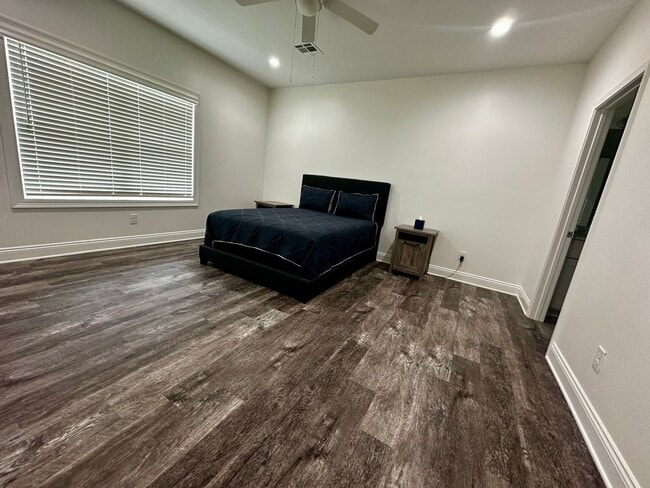 Building Photo - 2306 Timberlane Dr
