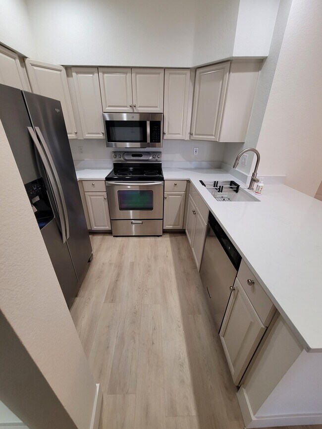 Building Photo - Remodeled 1/1 for rent near Camelback & 36th St.