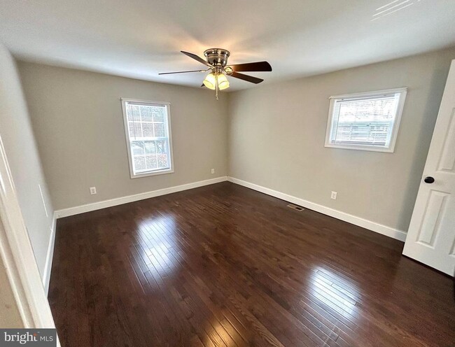 Building Photo - 2730 Old Cedar Grove Rd