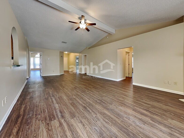 Building Photo - 7568 Deer Cove Ln