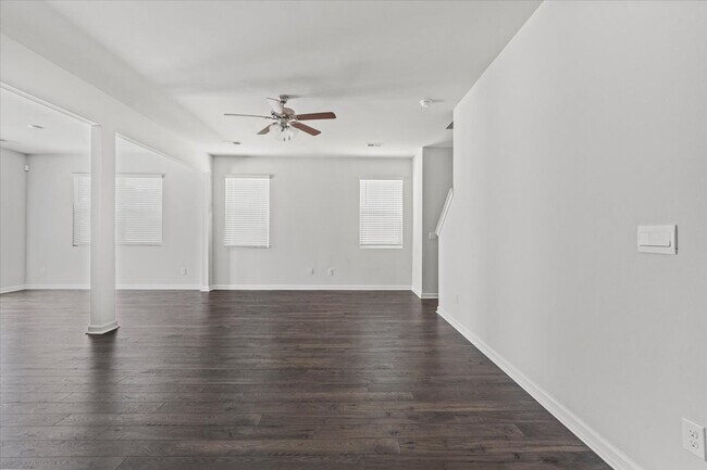 Building Photo - 5144 Captain Dr