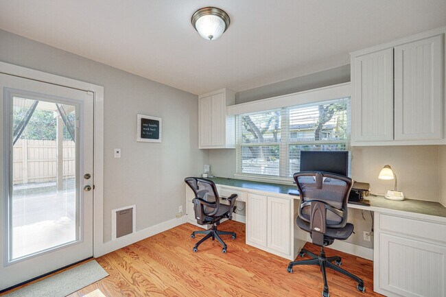 Building Photo - 8411 Brixton