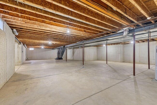 Building Photo - 100 Bermuda Dr