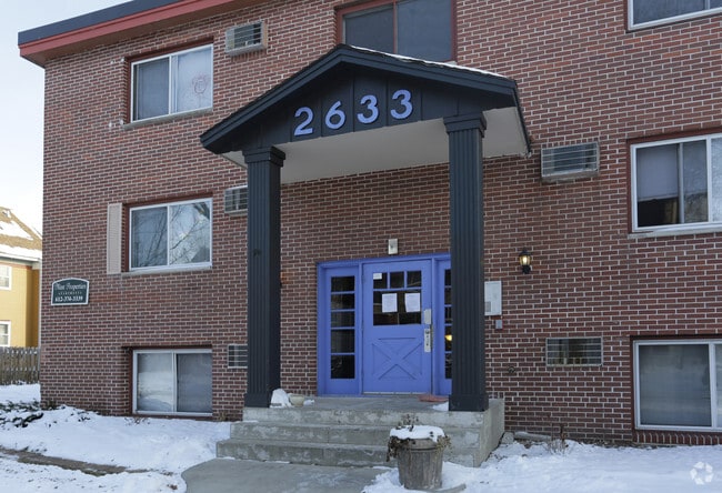 Entrance - 2633 Pleasant Avenue