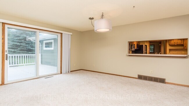 Building Photo - 1605 E 49th St