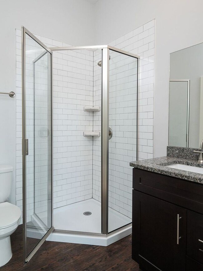 Building Photo - Thelma Lane - Luxury 3 Bedroom, 3 Bathroom...