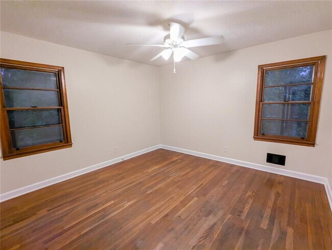 Building Photo - 2019 Bramblewood Dr NE