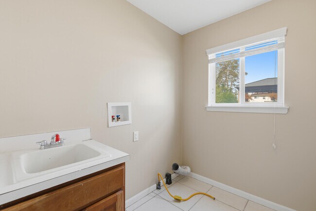 Building Photo - 26493 Isleworth Point