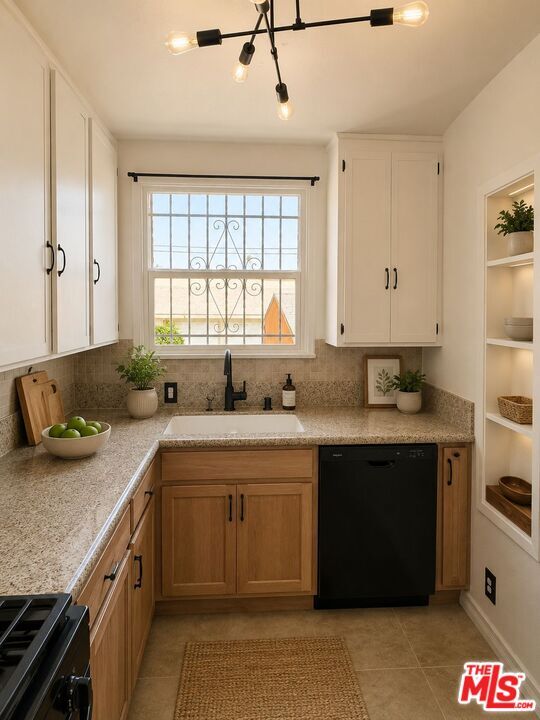 Building Photo - 3311 1/2 W 78th St