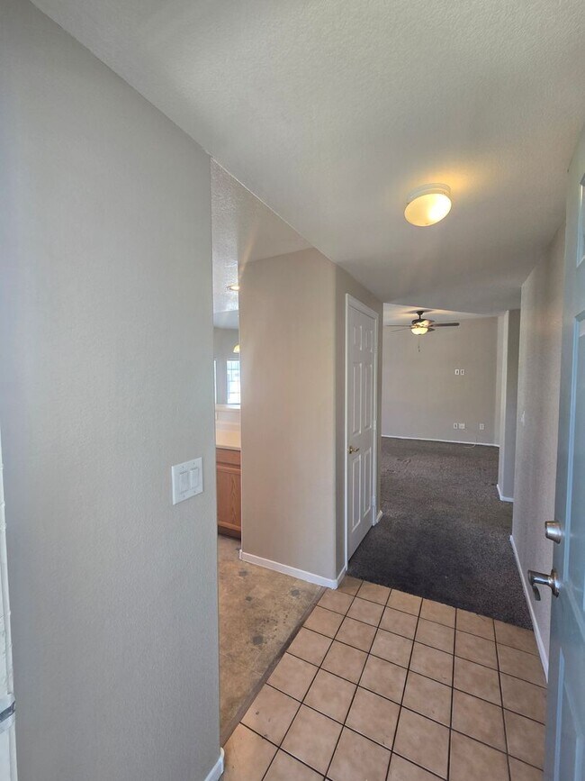 Building Photo - 9330 W Maule Ave