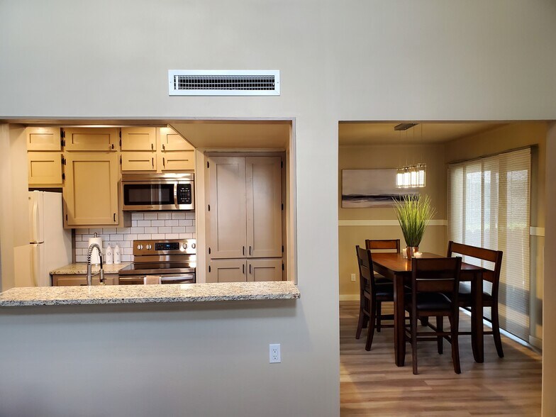 Building Photo - 105 Brentwood Dr