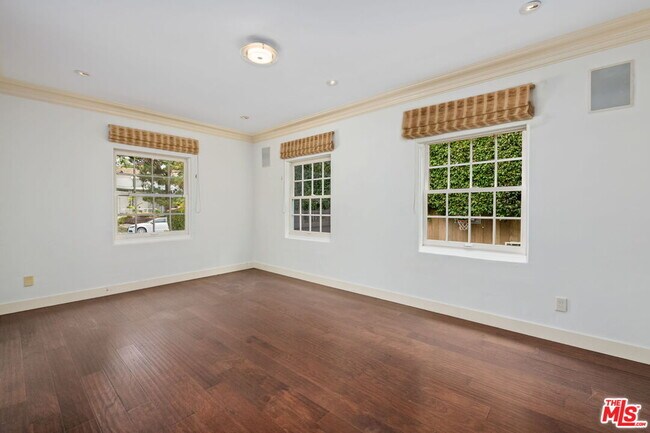 Building Photo - 139 S Anita Ave