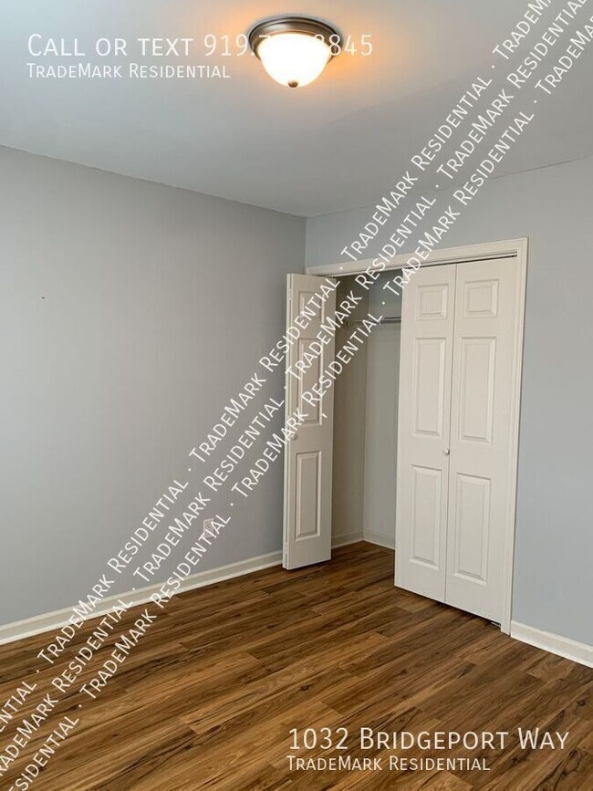 Building Photo - 1032 Bridgeport Way