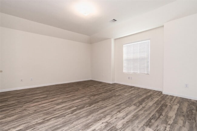 Building Photo - 5456 Quail Cove Ln