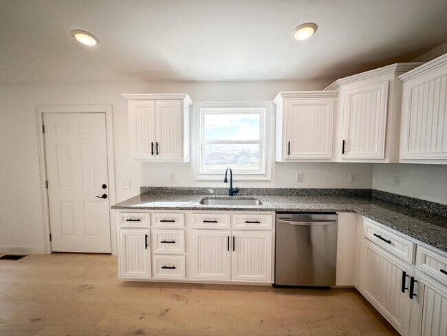 Building Photo - 46 Caden Ln