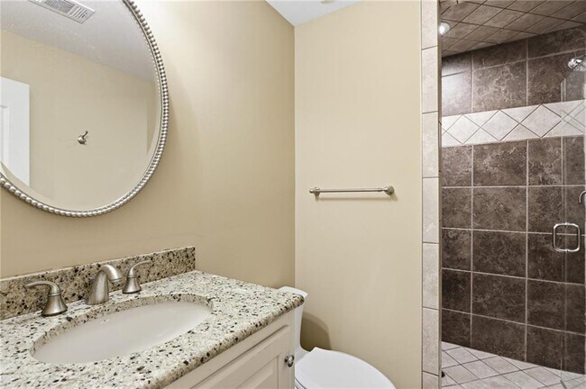 Building Photo - 4563 Fountain Dr NE