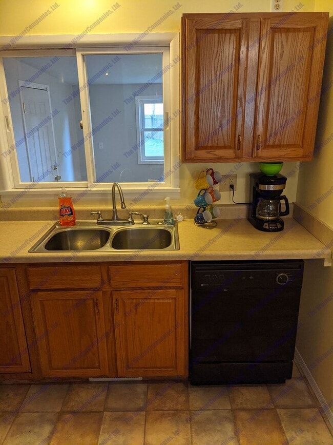 Building Photo - Now leasing!!!