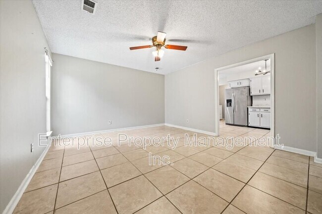 Building Photo - 7103 Tagen Dr