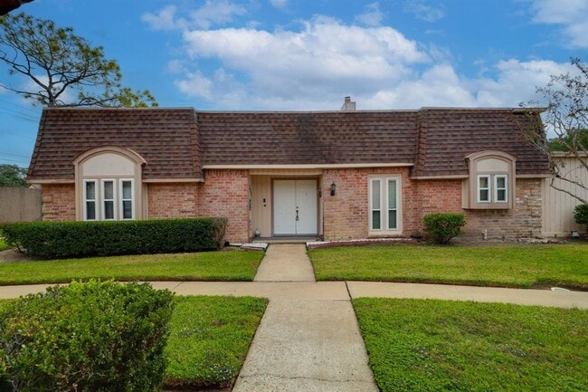 Building Photo - 2912 Camelot Ln