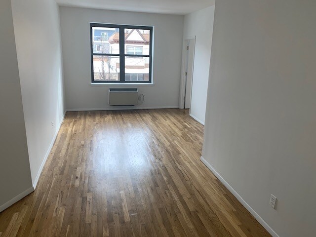 Building Photo - 43 Van Wagenen Ave