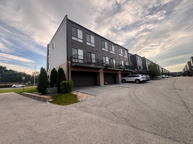 Building Photo - 1212 Quadrant Ln.