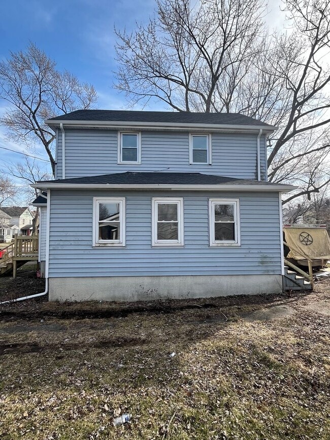 Building Photo - Cudell / West Boulevard Area - 3 bedroom/1...
