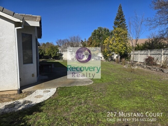 Building Photo - 217 Mustang Ct