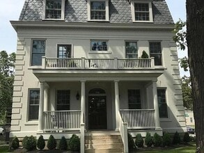 Building Photo - 738 Bryden Rd