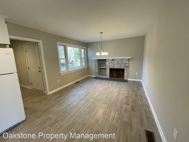 Building Photo - 3 br, 1.5 bath House - 1262 Woodcroft Road
