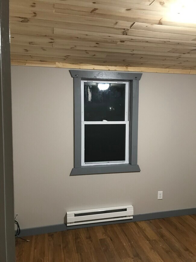 Building Photo - 603 12 St NW