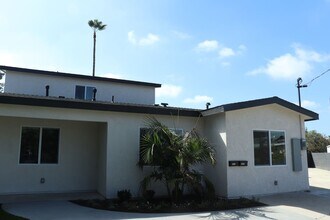 Building Photo - 5321 E Falls View Dr