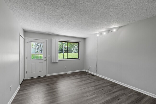Building Photo - 13359 Zenith Ln