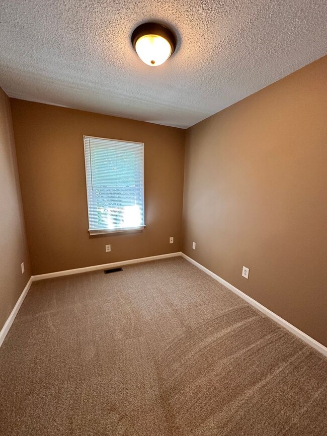 Building Photo - Exclusively Offered by Muse Realty Rentals...
