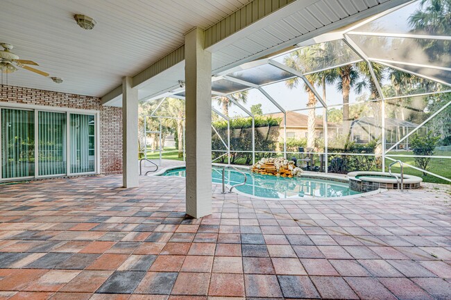 Building Photo - 4/3 Pool Home in Halifax Plantation