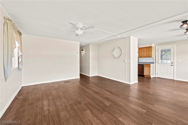 Building Photo - 40 Lemans Dr