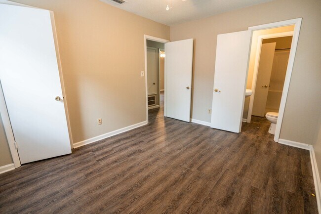 Building Photo - Cute 3 bed 2 bath on the SE side of Tallahassee