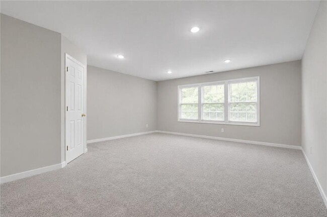 Building Photo - 380 Simonton Crest Dr SE