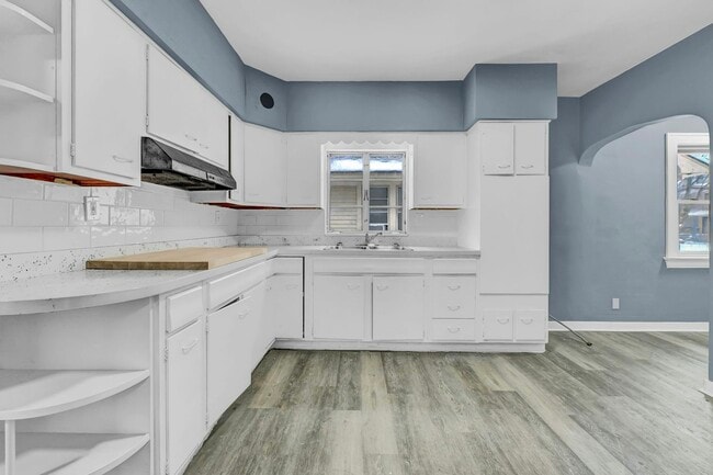 Building Photo - 3658 E 138th St