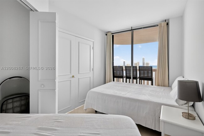 Building Photo - 3000 Island 2305 Is