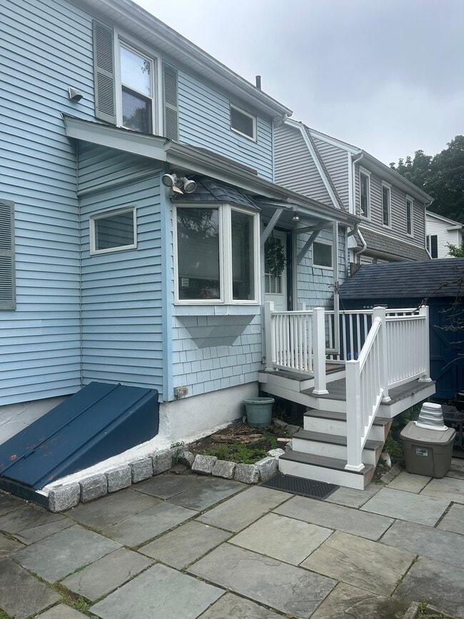 Building Photo - 359 West Ave