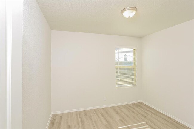 Building Photo - 5015 Giant Sequoia Way
