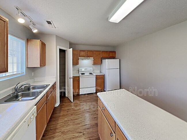 Building Photo - 801 Stockport Way