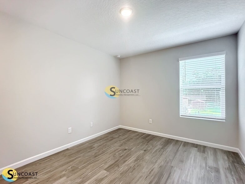 Building Photo - 6523 Breezy Oaks Wy