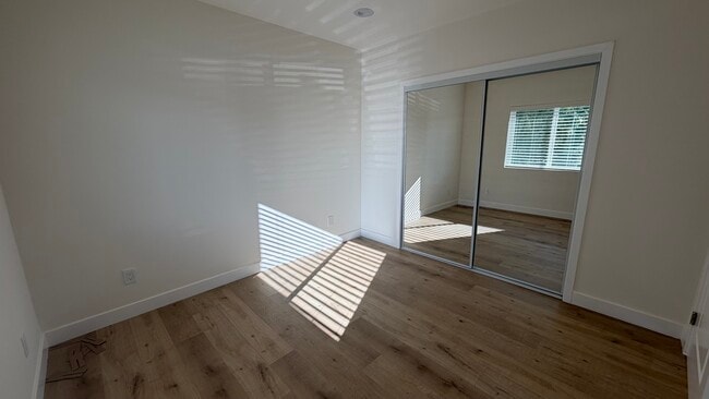 Building Photo - 907 Herbine St