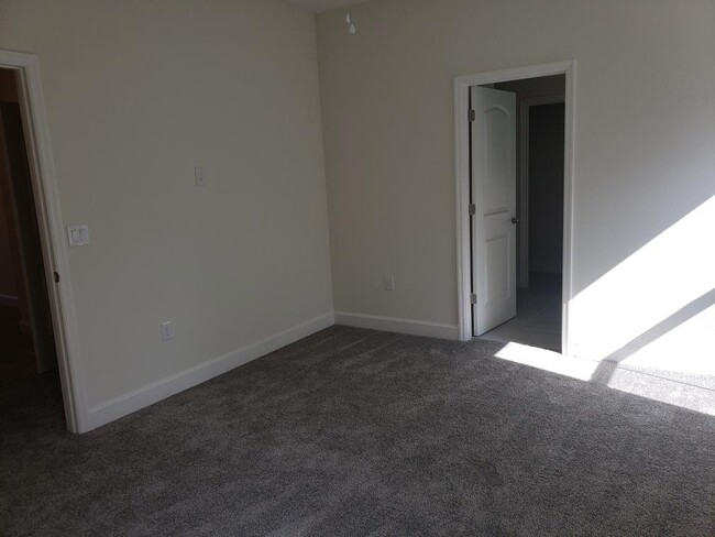 Building Photo - 559 Coronado Cv Rd