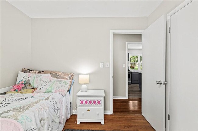 Building Photo - Adorable Three Bedroom Ranch in Overland Parkh