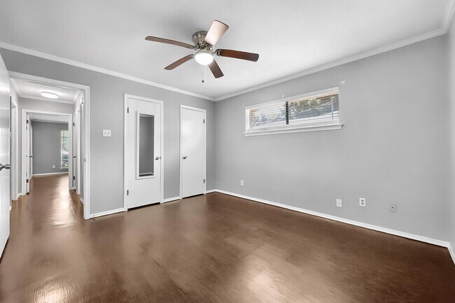 Building Photo - 8351 Lullwater Dr