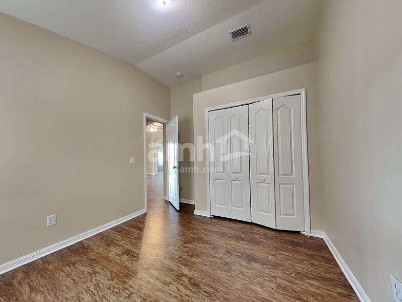 Building Photo - 4214 Hartford Lake Dr