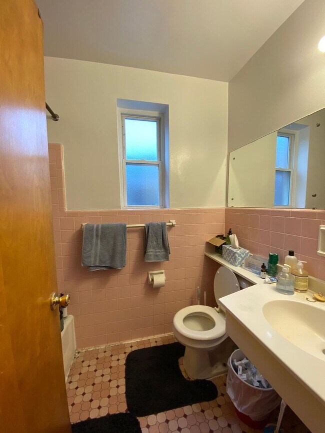 Building Photo - 533 Riddle Crest Ln